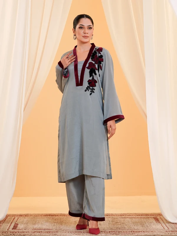 WOMENS'S EXCLUSIVE LACE DETAILS SILK MIXED REGULAR FIT SHALWER KAMEEZ image 3